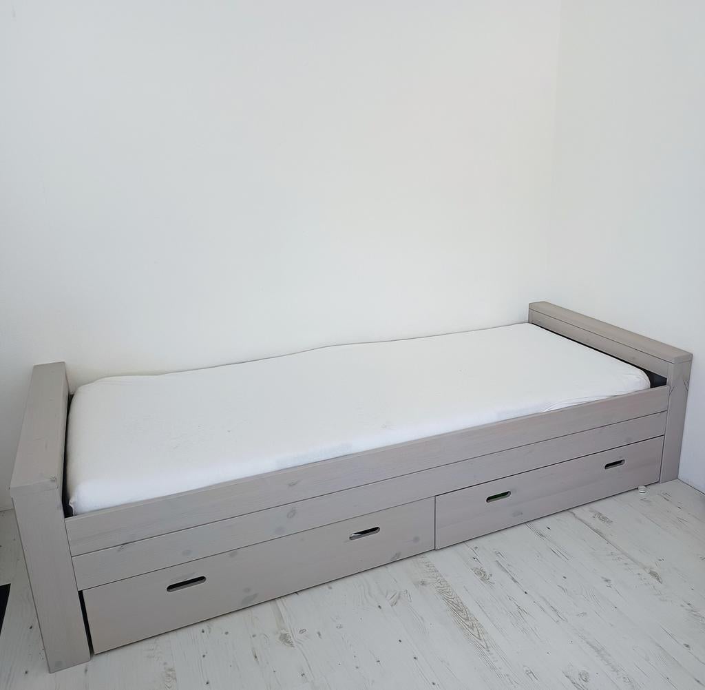 Greywash 1-persoonsbed met 2 lades, Huis en Inrichting, Slaapkamer | Bedden, Ophalen, 90 cm, Eenpersoons, Zo goed als nieuw