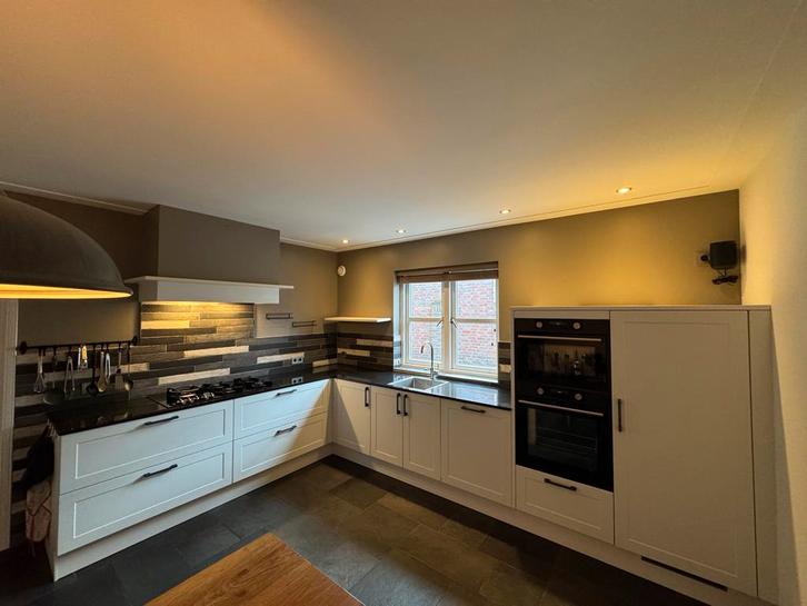 Complete Tweedehands Hoekkeuken met Inbouwapparatuur, Huis en Inrichting, Keuken | Complete keukens, Gebruikt, Hoekkeuken, Wit