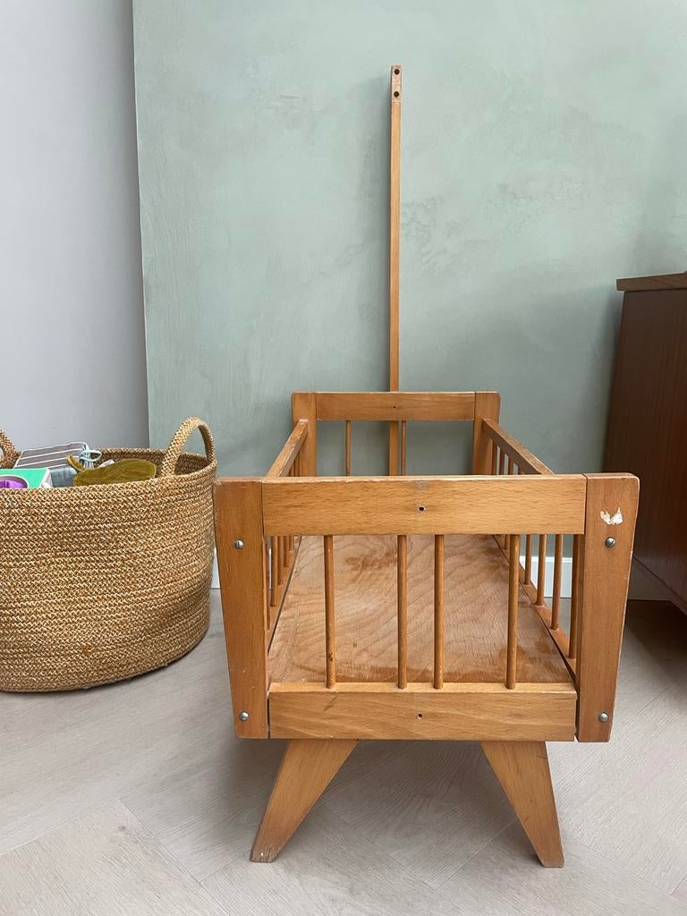 Houten poppenbedje met spijlen, Ophalen, Gebruikt, Overige typen