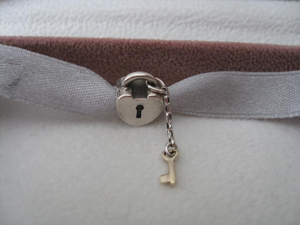 Pandora Hartje met gouden sleutel, Sieraden, Tassen en Uiterlijk, Verzenden, Zo goed als nieuw, Zilver, Pandora