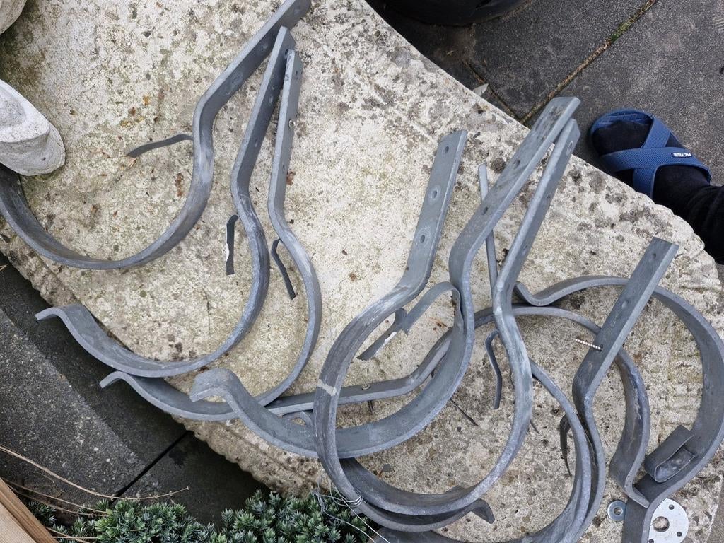 10 Mastgoot beugels, Ophalen of Verzenden, Gebruikt