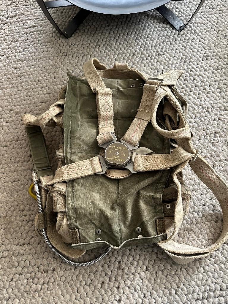 Luftwaffe piloten harness & chute from the sixties, Ophalen of Verzenden, Gebruikt, Overige typen
