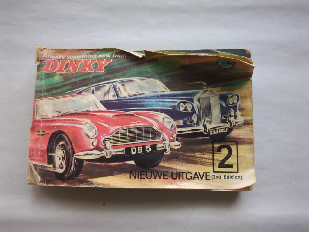 Dinky Toys Catalogus 2e Editie ., Hobby en Vrije tijd, Modelbouw | Auto's en Voertuigen, Gebruikt, Auto, 1:32 tot 1:50, Ophalen