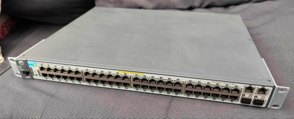 HP 2620-48 PoE+ netwerk switch J9627A, Computers en Software, Netwerk switches, Ophalen