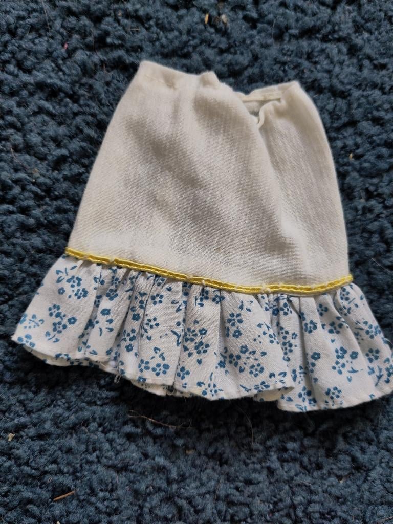 Sindy rok, Verzamelen, Ophalen of Verzenden, Gebruikt, Kleertjes