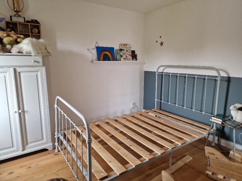 Oud spijlenbed 120 cm, Huis en Inrichting, Slaapkamer | Bedden, Ophalen, Gebruikt, Twijfelaar, 120 cm