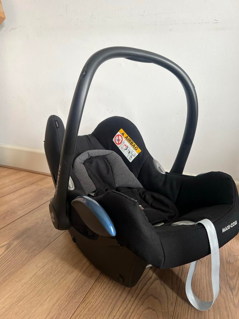 Maxi-Cosi CabrioFix met FamilyFix Isofix base, Ophalen, Autogordel of Isofix, Gebruikt, Zijbescherming