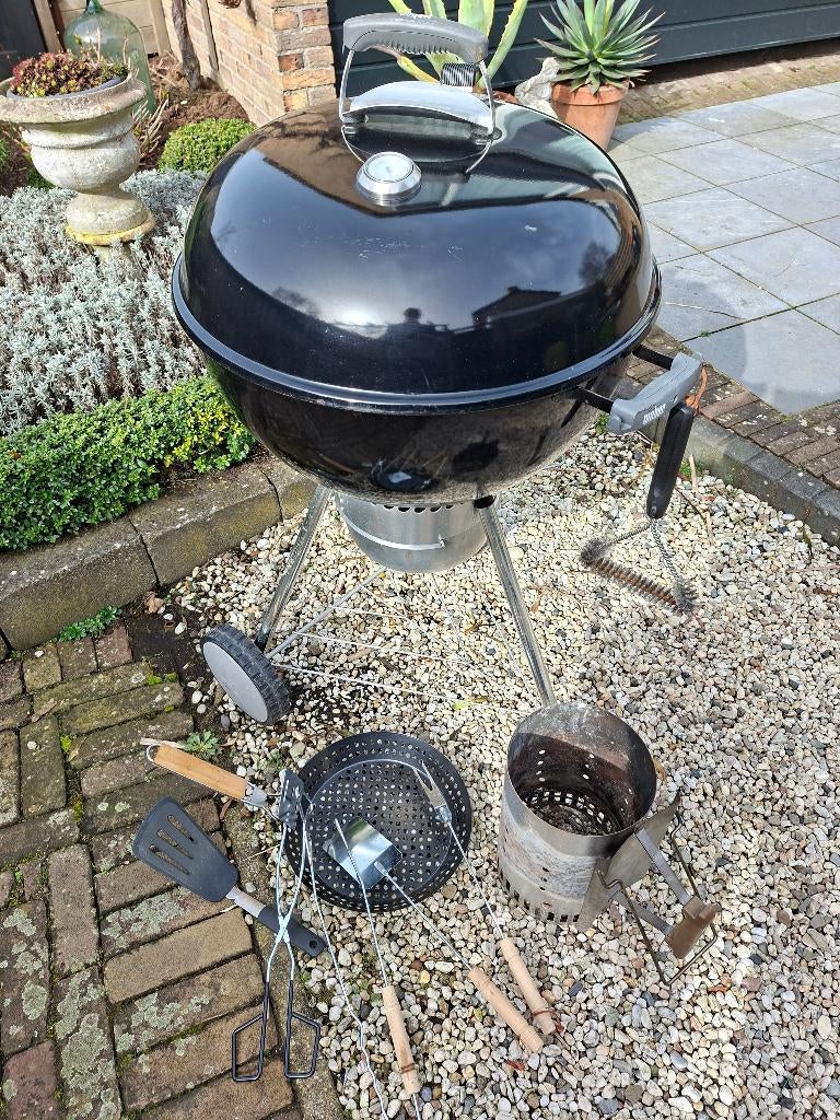 Weber  57 cm BBQ met starter en toebeheoren., Ophalen, Gebruikt, Weber, Met accessoires