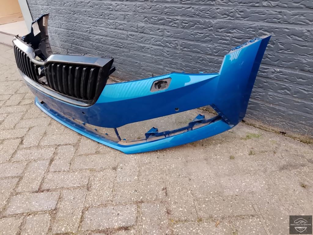 Skoda Superb 3V Facelift 19-24 Voorbumper Bumper 4xPDC KLS O, Skoda, Bumper, Skoda Auto a.s., Gebruikt