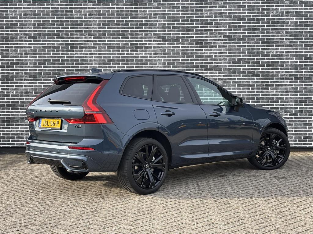 Volvo XC60 Plug-in Hybrid T6 AWD Ultra Black Edition | Nieuw, Auto's, Volvo, Automaat, 12 maanden, 4 cilinders, Blauw