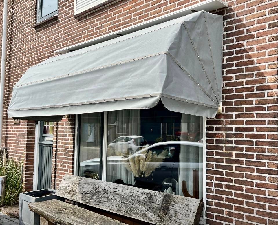 Prachtige grijze markies, 3 jaar oud, 2.92 cm breed, Ophalen, Zo goed als nieuw, Markies, 250 cm tot 450 cm