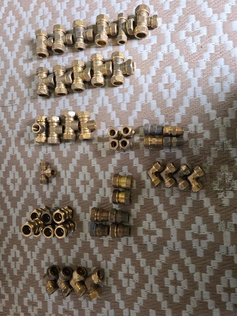 Diverse knelfittingen 22 en 15mm, Ophalen