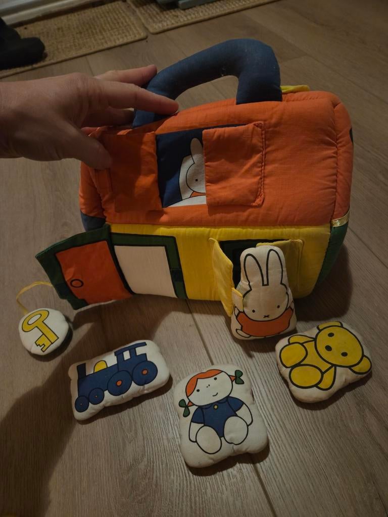 Zacht Nijntje speelhuis tasje met belletje knisper geluidjes, Ophalen of Verzenden, Gebruikt, Overige typen, Met geluid