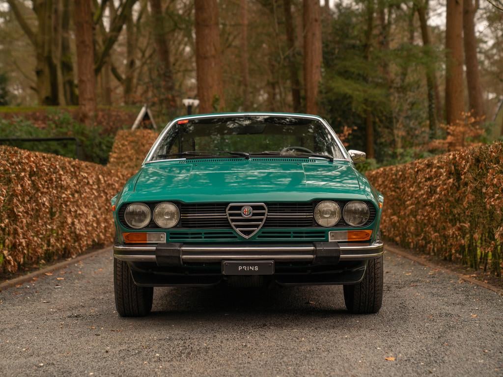 Alfa Romeo Alfetta GTV 2000 (bj 1977), Auto's, Achterwielaandrijving, 1962 cc, Bedrijf, Handgeschakeld