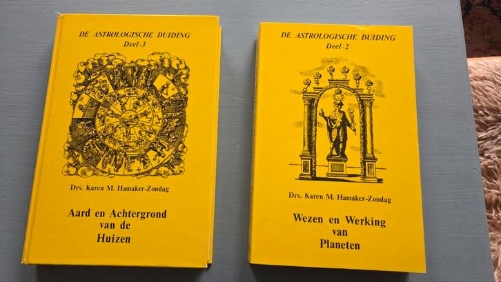 Karen Hamaker deel 2 en 3 wezen en werking van Planeten en, Boeken, Esoterie en Spiritualiteit, Zo goed als nieuw, Achtergrond en Informatie