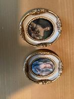 Twee ovale schilderijtjes met damesportretten, Ophalen of Verzenden, Gebruikt, Schilderij, Minder dan 50 cm