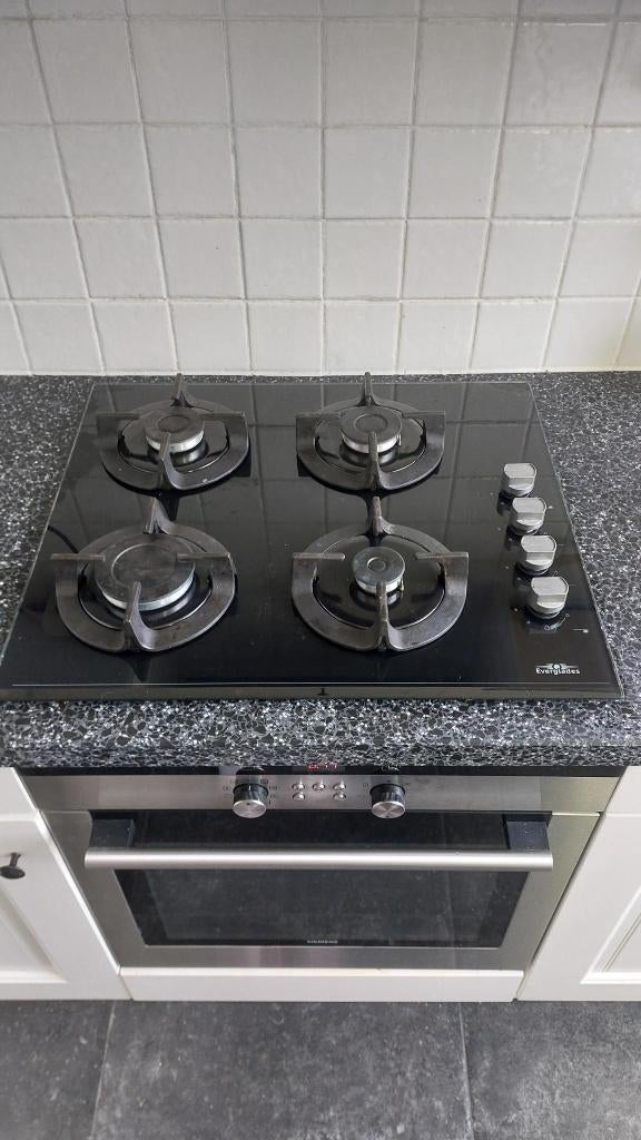 EVERGLADES Kookplaat, Witgoed en Apparatuur, Kookplaten, Ophalen, 4 kookzones, Zo goed als nieuw, Inbouw