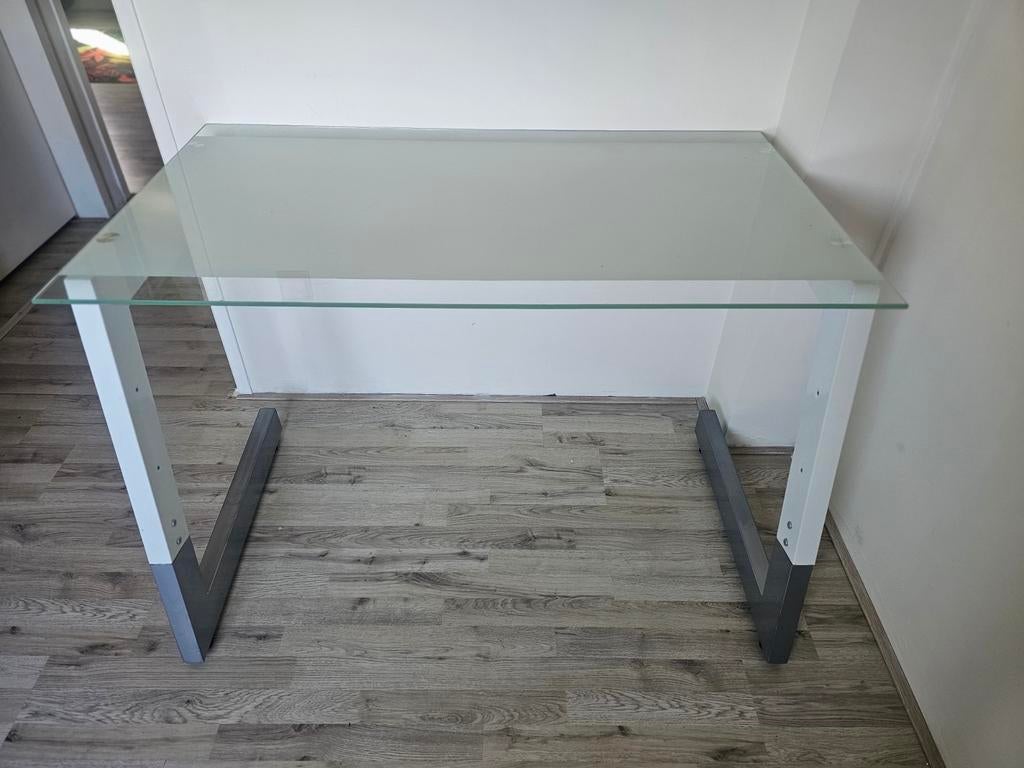 glas plaat erg stevige heb ook nog hoek deel erbij, Huis en Inrichting, Bureaus, Ophalen, Zo goed als nieuw