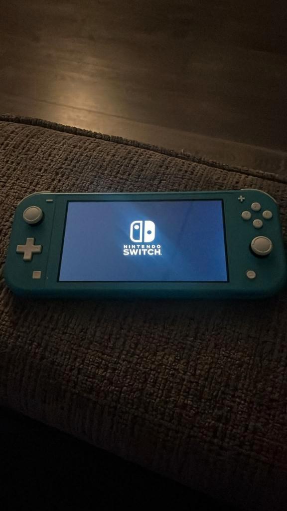 Nintendo Switch Lite Turquoise met oplader, Spelcomputers en Games, Spelcomputers | Nintendo Switch, Gebruikt, Switch Original