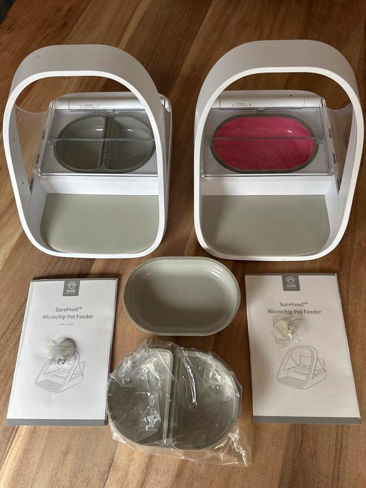 Twee surefeed microchip pet feeders, Dieren en Toebehoren, Overige Dieren-accessoires, Zo goed als nieuw, Ophalen