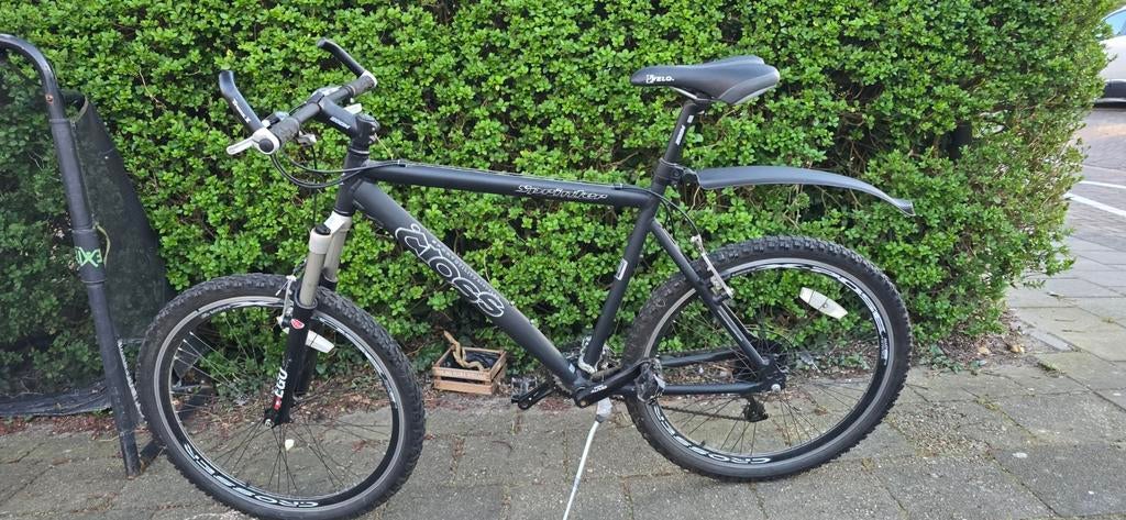 Te koop Cross Sprinter mountainbike
In goed staat, Fietsen en Brommers, Fietsen | Mountainbikes en ATB, Overige merken, Fully