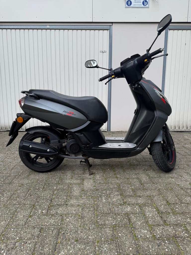 Peugeot kisbee te koop, Fietsen en Brommers, Scooters | Peugeot, Overige modellen, Ophalen of Verzenden, Zo goed als nieuw, Benzine