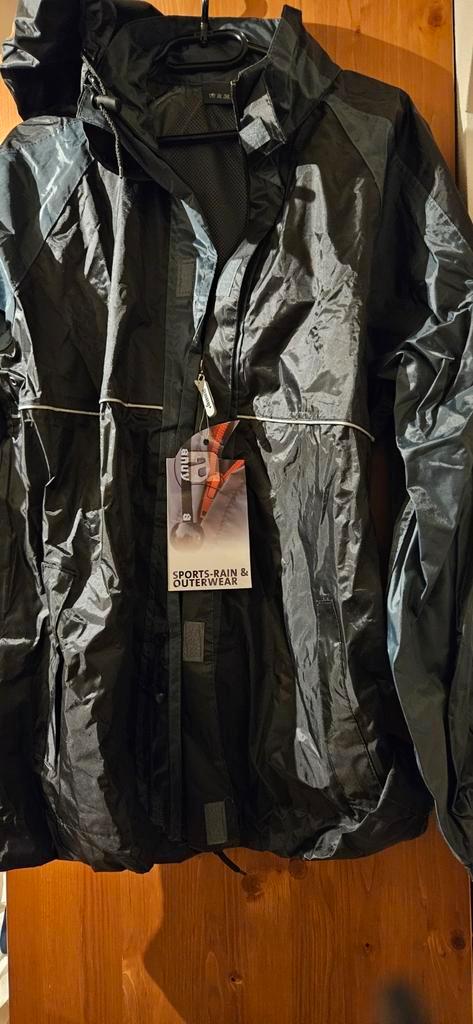 sportjack regenjack maat m voor maar € 7,50 nieuw, Sport en Fitness, Loopsport en Atletiek, Nieuw, Kleding, Overige merken, Ophalen of Verzenden