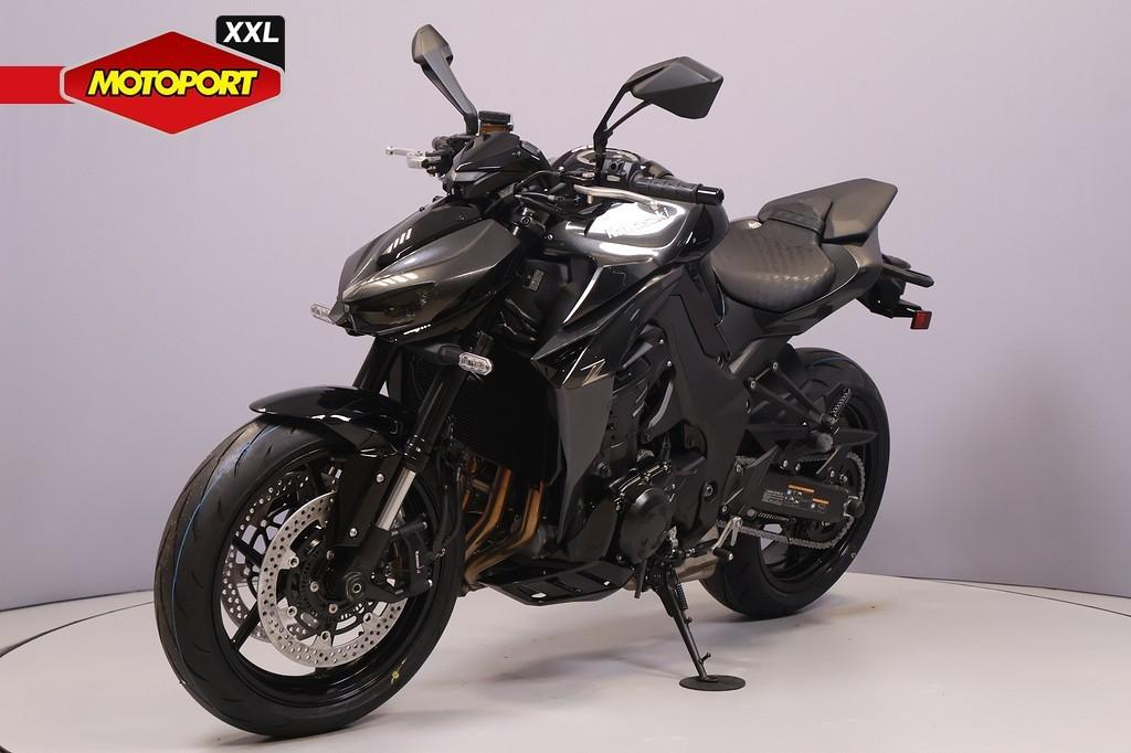 Kawasaki Z 1100, Bedrijf, Naked bike