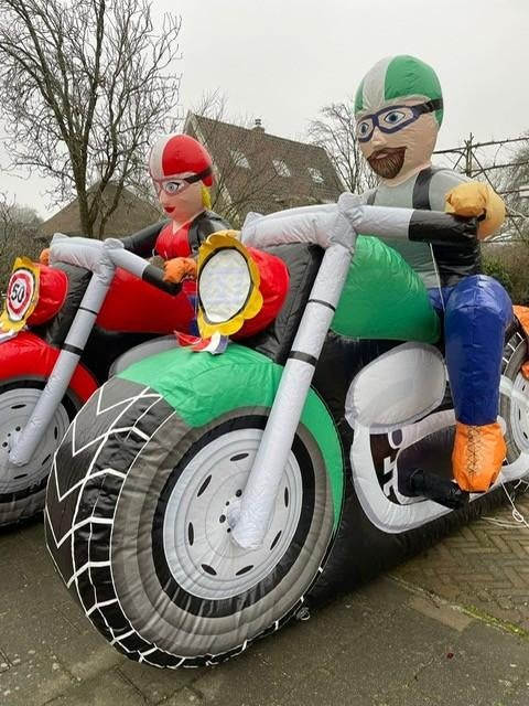 Opblaasbare motor tractor wielrenner zuster abraham sara enz, Hobby en Vrije tijd, Feestartikelen | Verhuur, Ophalen, Zo goed als nieuw