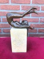 speels liggend naakt, brons en marmer, Ophalen of Verzenden