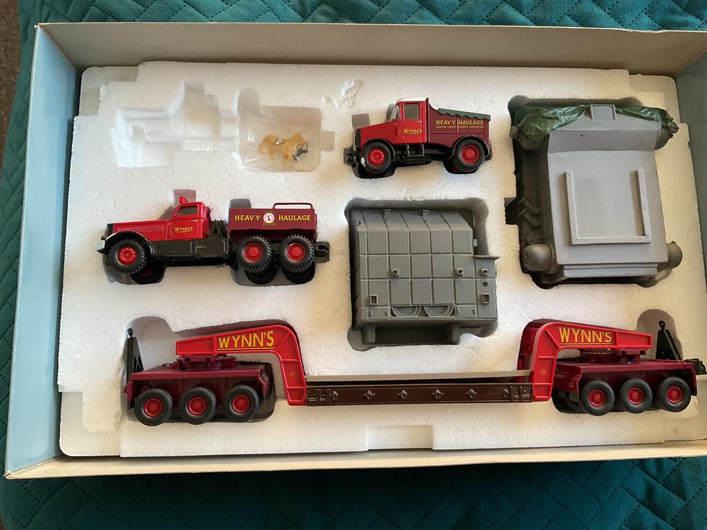 Corgi set wynns diamond,scammell en trailer met lading, Ophalen of Verzenden, Zo goed als nieuw, Bus of Vrachtwagen, Corgi