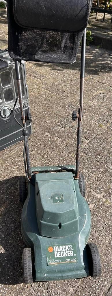 Black & Decker GR 280  grasmaaier 32cm, Ophalen, Cirkelmaaier, Gebruikt, Elektrische grasmaaier