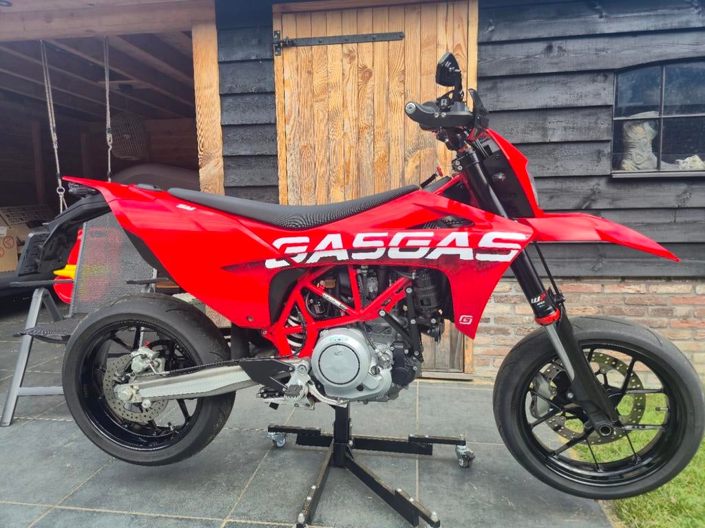 GasGas MS700 Supermoto ( ktm 690 husqvarna 701) btw motor