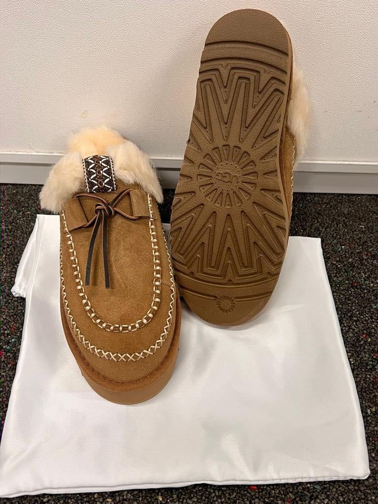 Ugg Tasman pantoffels maat 39, Kleding | Dames, Schoenen, Ophalen of Verzenden, Nieuw, Bruin, Pantoffels of Sloffen