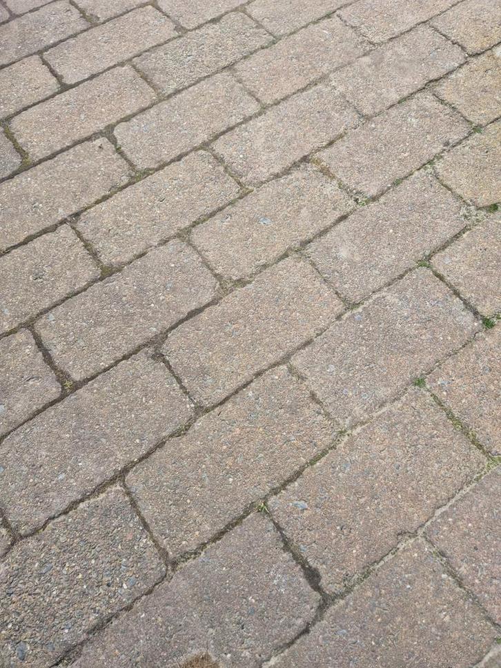 Gratis sierbestrating, ca. 45m², 28x14x6cm, Tuin en Terras, Tegels en Klinkers, Gebruikt, Klinkers, Beton, 10 m² of meer, Ophalen