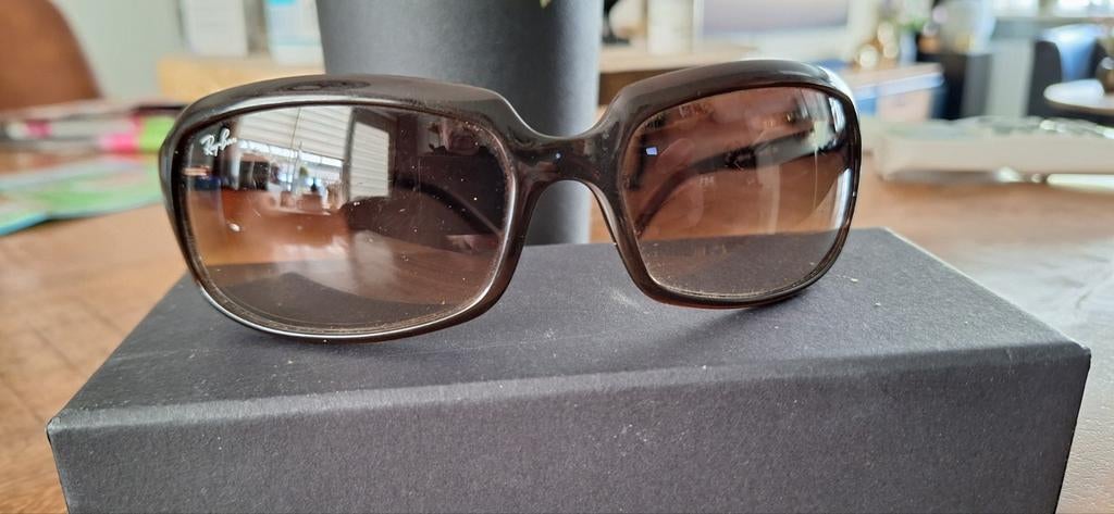 Ray Ban dames zonnebril, Sieraden, Tassen en Uiterlijk, Zonnebrillen en Brillen | Dames, Ophalen of Verzenden, Ray-Ban