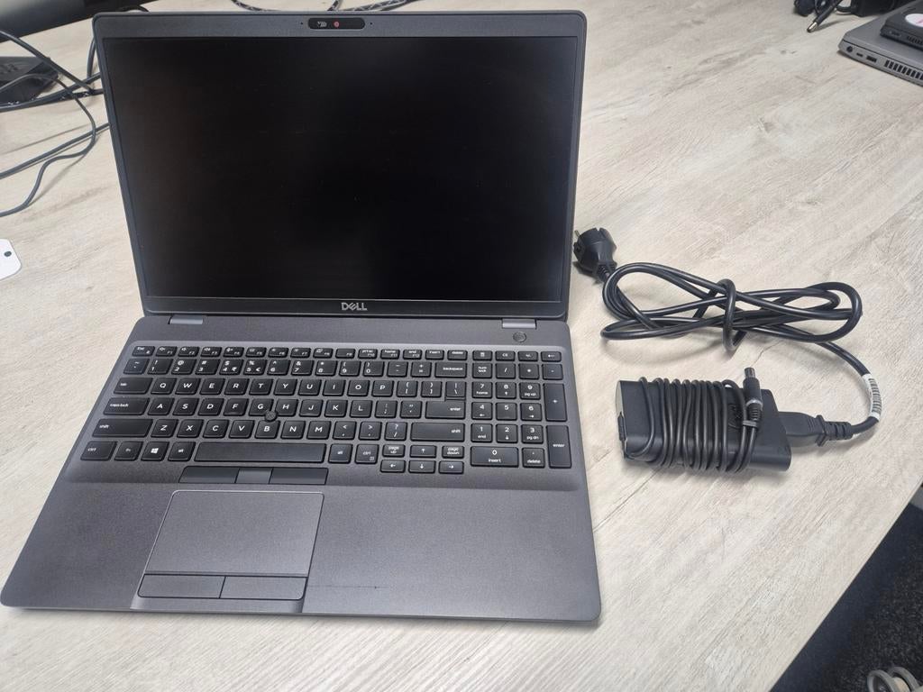 Dell Latitude 5500 i5, 16GB RAM, 256GB SSD, SIM/SD-lezer, Gebruikt, 2 tot 3 Ghz, Qwerty, 256GB