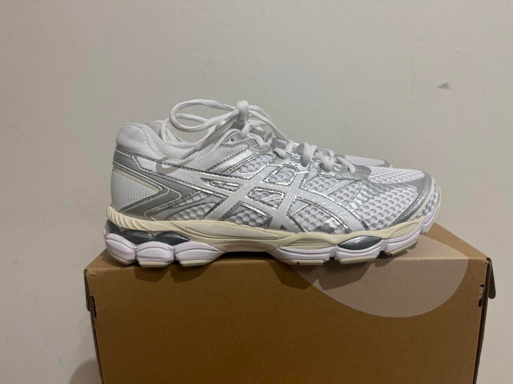 Te koop nieuwe Asics Gel-Cumulus 16 white, Postlaan 3, Wit, Nieuw, Ophalen of Verzenden