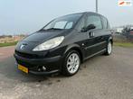 Peugeot 1007 1.4 Gentry super leuke auto, apk , garantie en, Voorwielaandrijving, 4 cilinders, 4 stoelen, Origineel Nederlands
