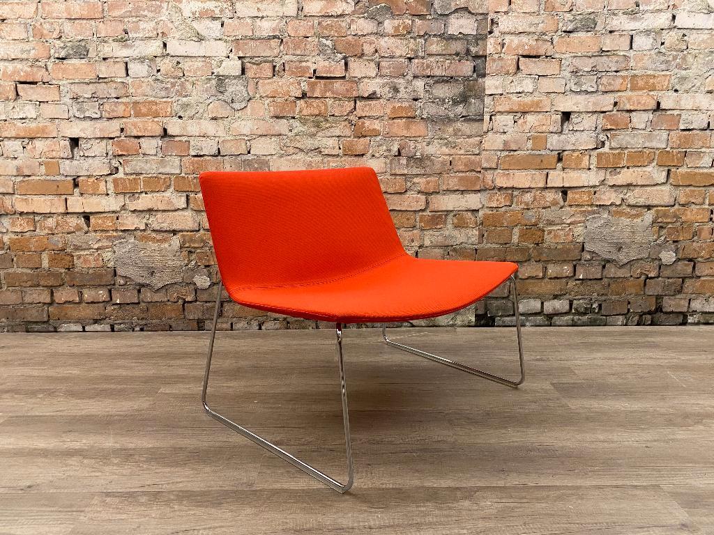 Arper Catifa 80 Sled bij TheReSales, Huis en Inrichting, Fauteuils, Ophalen, Minder dan 75 cm, Design, Zo goed als nieuw