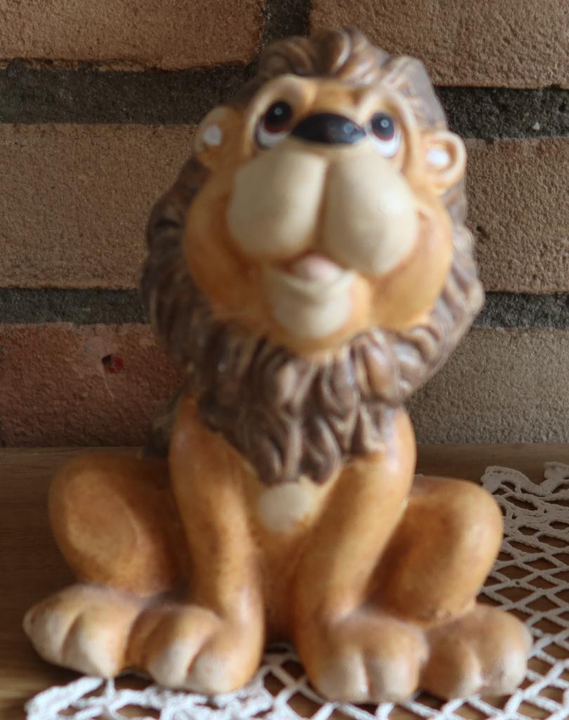 Mooie zittende leeuw van een soort steen, Ophalen of Verzenden, Zo goed als nieuw, Dier