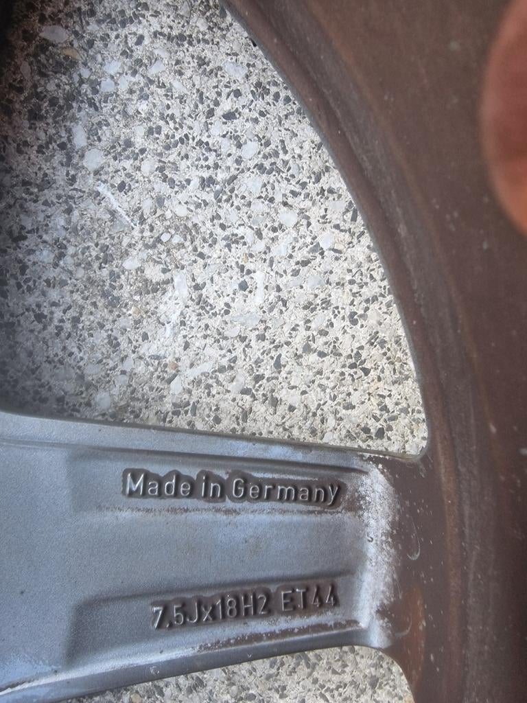 AMG velgen met Pirelli Runflat banden 245 40 18, Auto-onderdelen, Banden en Velgen, Ophalen, 18 inch, 245 mm, Nieuw