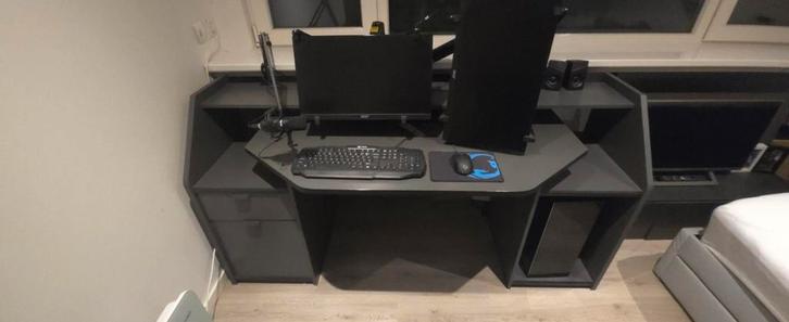 Complete gaming & streaming setup, Computers en Software, Desktop Pc's, Zo goed als nieuw, 2 tot 3 Ghz, HDD, SSD, 16 GB, Met videokaart