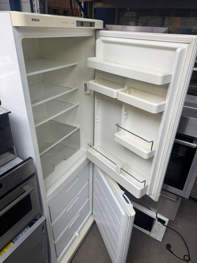 Bosch vrijstaande koel-vries combinatie schoon garantie, 200 liter of meer, Met aparte vriezer, Refurbished, 45 tot 60 cm