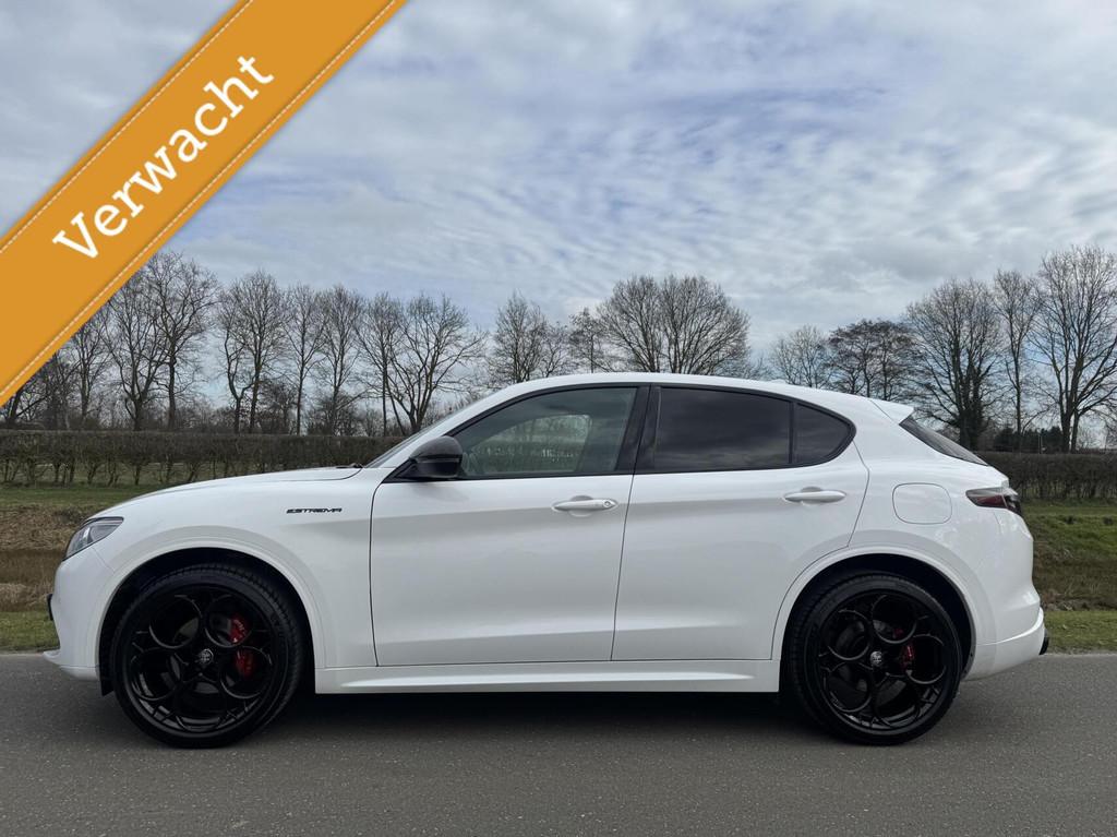 Alfa Romeo Stelvio 2.0 T Q4 280pk Estrema, Alle opties!, Auto's, Alfa Romeo, Automaat, Zwart, Wit, Bedrijf