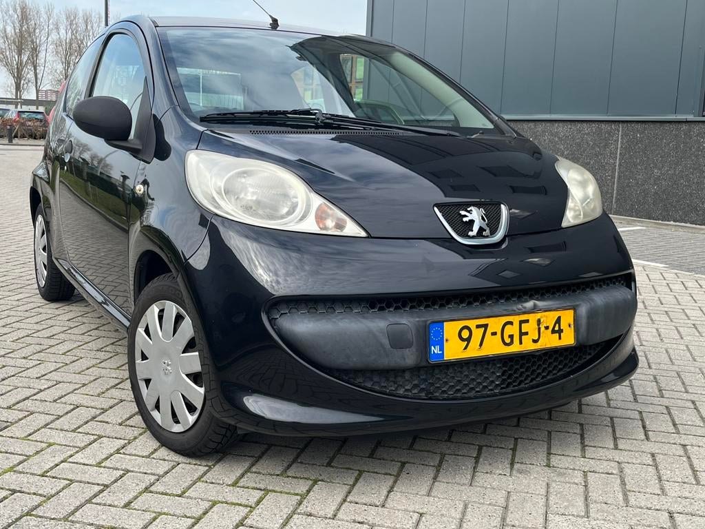 Peugeot 107 1.0 12V 3DR 2008 Zwart / 130.000 KM / APK / NAP, Voorwielaandrijving, 4 stoelen, Origineel Nederlands, Bedrijf