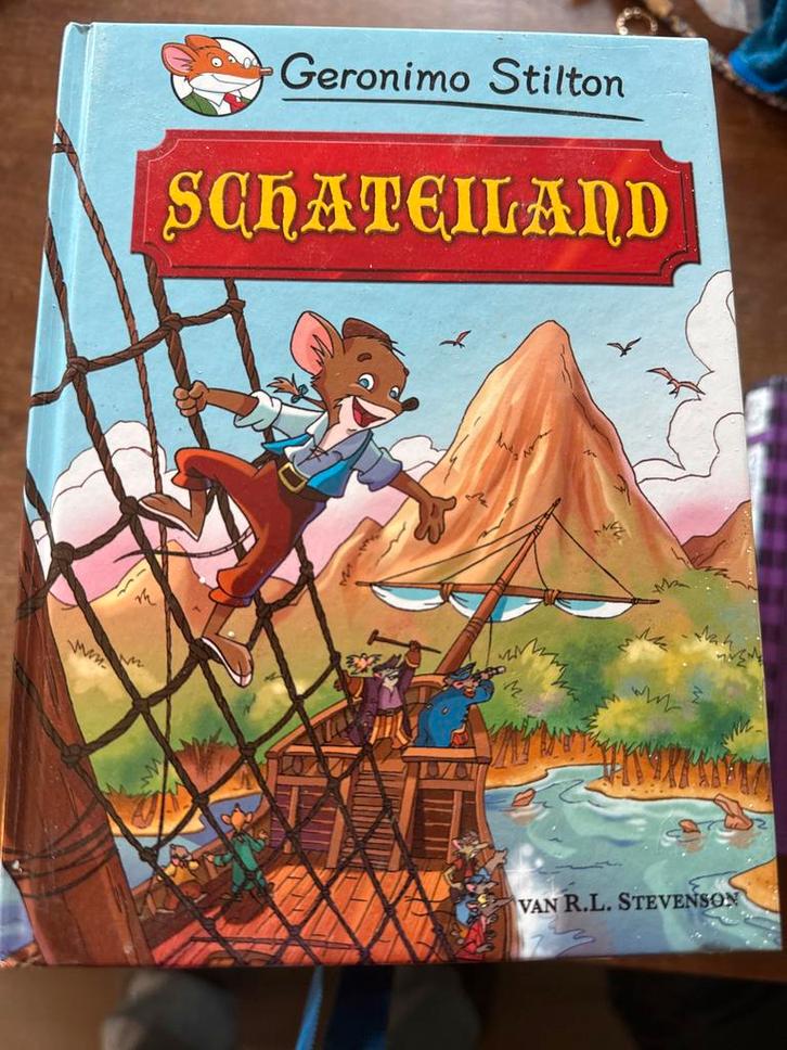 Geronimo Stilton - Schateiland (bewerking R.L. Stevenson), Boeken, Kinderboeken | Jeugd | onder 10 jaar, Zo goed als nieuw, Fictie algemeen