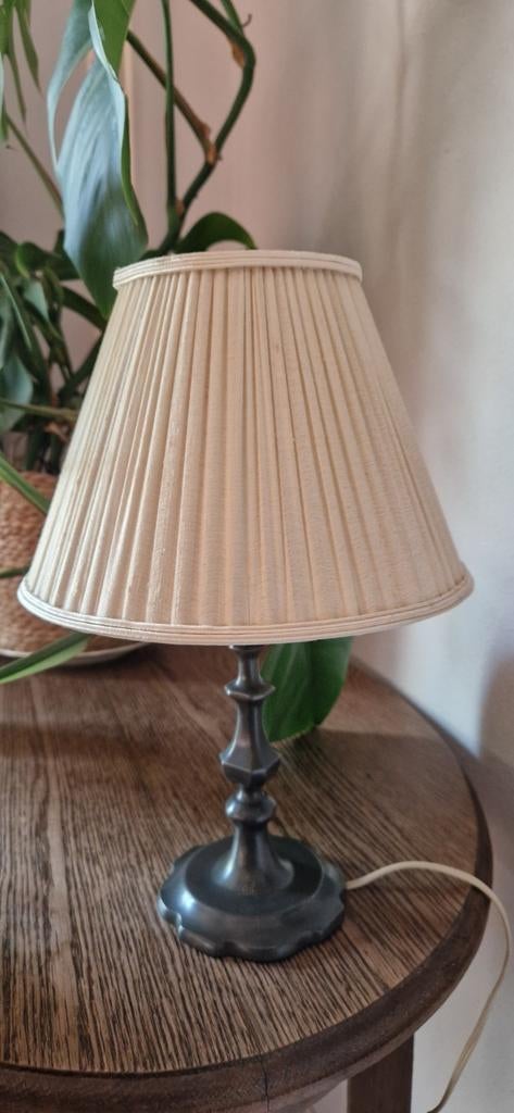 Vintage stoffen, geplooide lampenkap met tinnen voet., Ophalen of Verzenden, Minder dan 50 cm