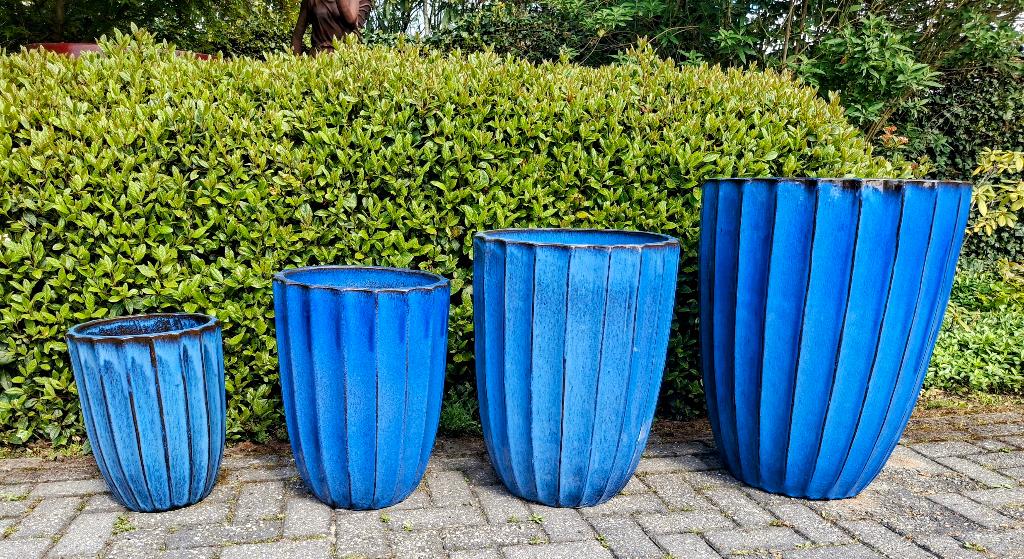 Grote Geglazuurde vazen rib in vier kleuren en vier maten., Tuin en Terras, Ophalen, 40 cm of meer, Rond, Nieuw