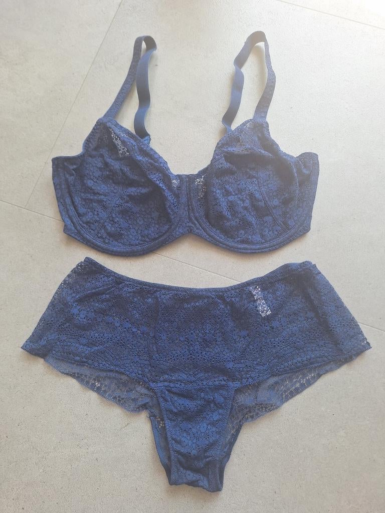 Prachtig setje Primadonna Twist Epirus blauw 80G en mt 40, Kleding | Dames, Ondergoed en Lingerie, Primadonna, Ophalen of Verzenden